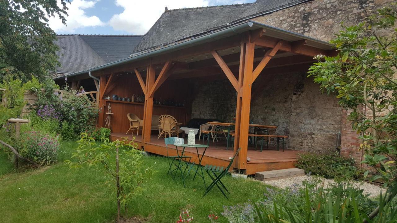 Les Hirondelles Hotel Sainte-Suzanne  Exterior foto